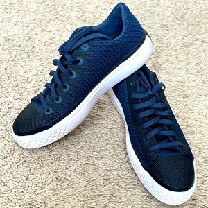 Converse Chuck Taylor All Star Modern OX Low
157218C Shoes Womens size 7.5